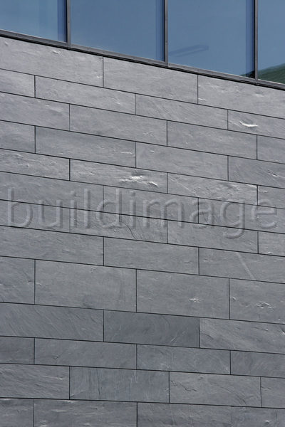 Neue Schieferwerkstein-Fassade zur BAU 2013 Abb 05