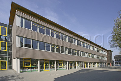 Schule mit ArGeTon-Fassade Abb 3