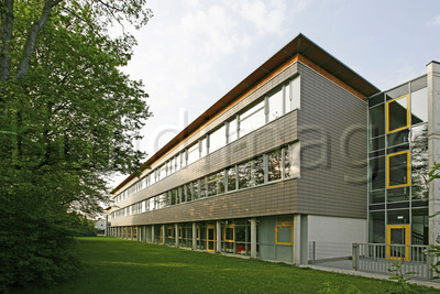 Schule mit ArGeTon-Fassade Abb 4