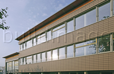 Schule mit ArGeTon-Fassade Abb 5